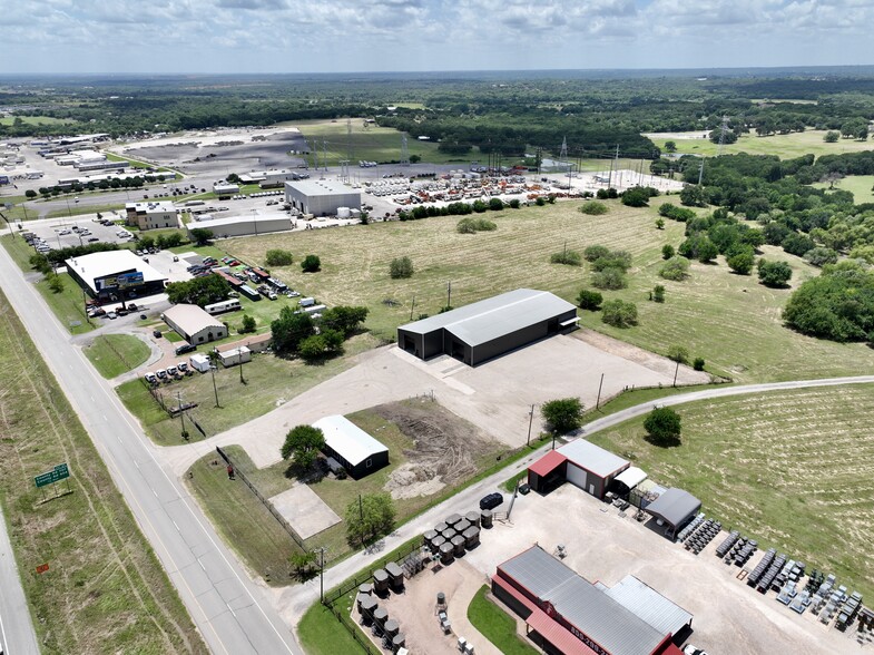 More Photos Of 4528 S Interstate 35, Alvarado Warehouse For Lease