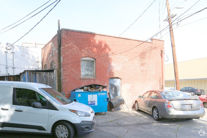 More Photos Of 114 Stambaugh St, Redwood City Storefront For Lease