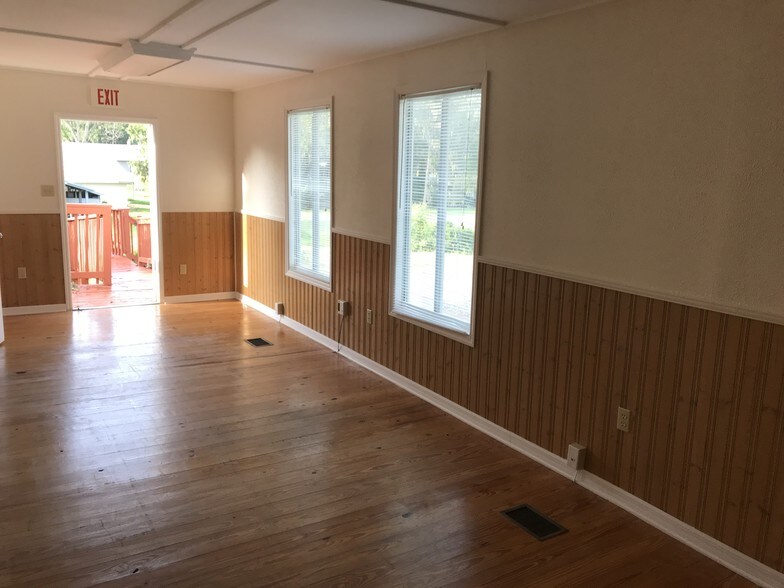 More Photos Of 12409 Curley St, San Antonio Loft Creative Space For Sale