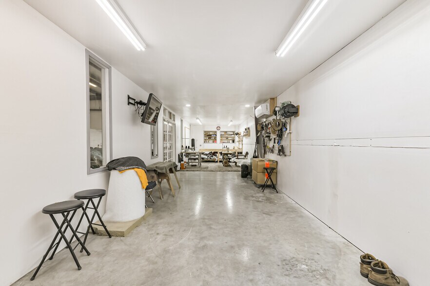 More Photos Of 7449 Wright Rd, Houston Manufacturing For Sale