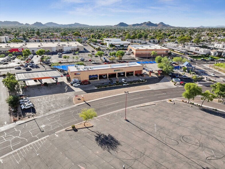 More Photos Of 12621 N Paradise Village Pky W, Phoenix Service Station For Sale