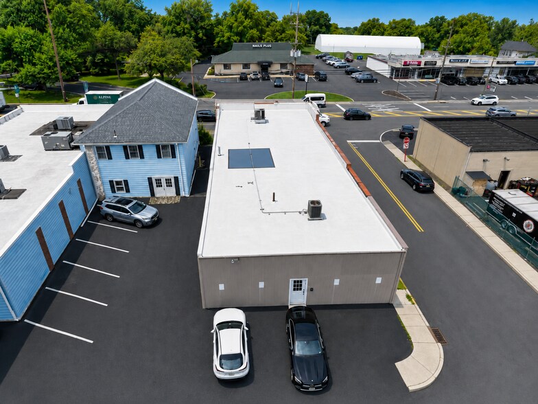More Photos Of 432 Broad St, Shrewsbury Storefront For Lease