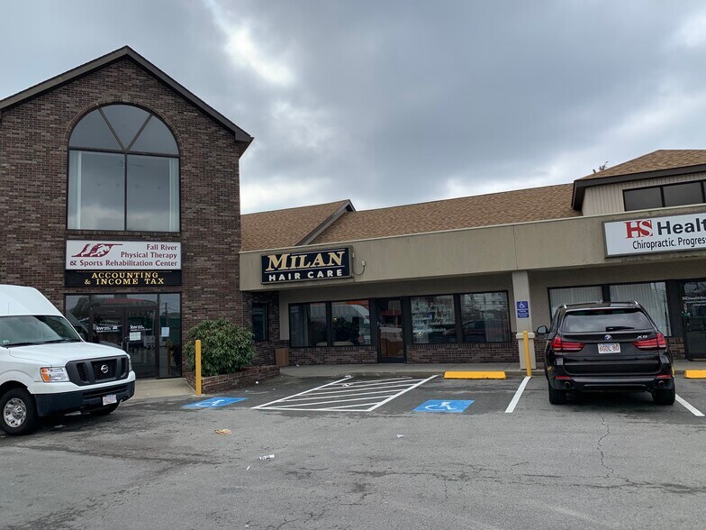 More Photos Of 657 Pleasant St, Fall River Freestanding For Lease