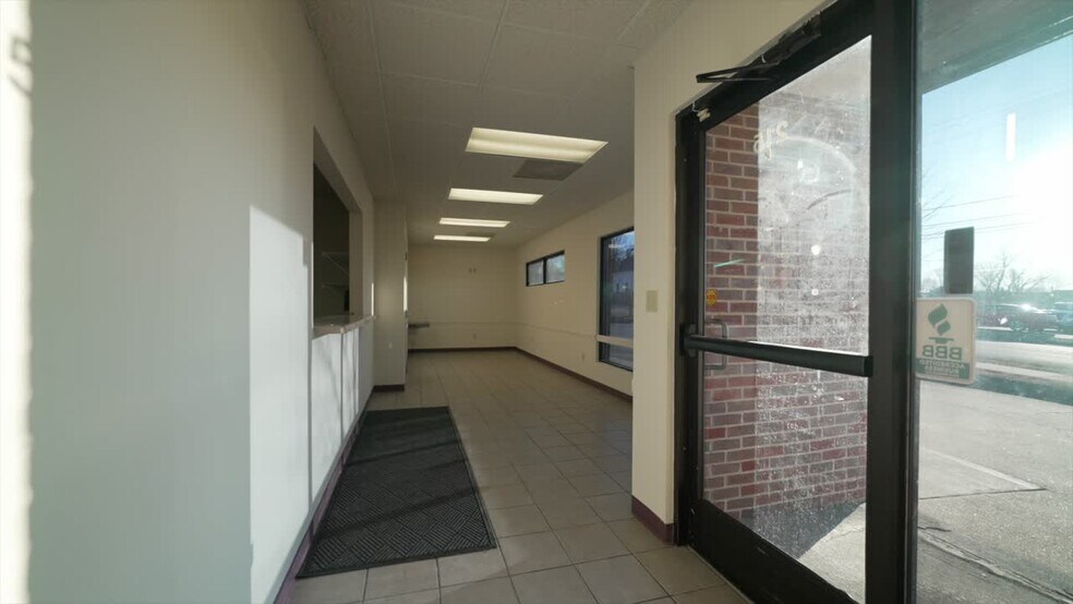 Primary Photo Of 215 8th St, Clarksville Medical For Lease