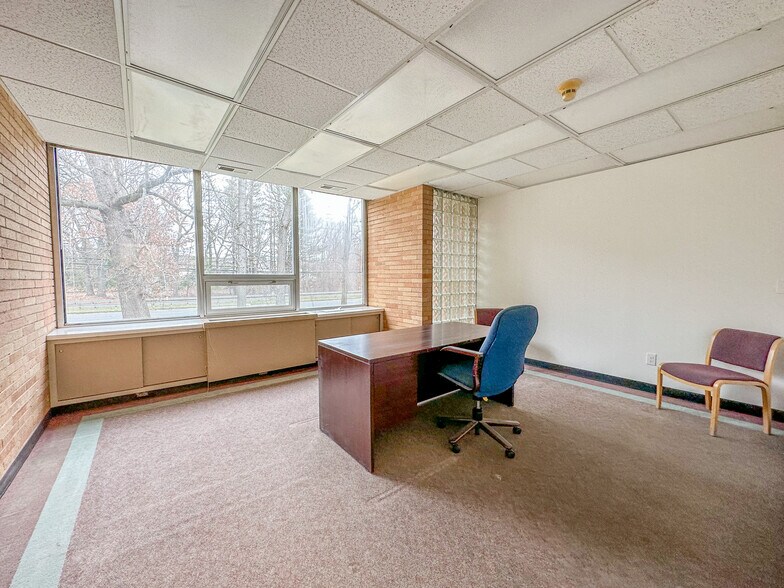 More Photos Of 1209 John Fitch Blvd, South Windsor Medical For Lease
