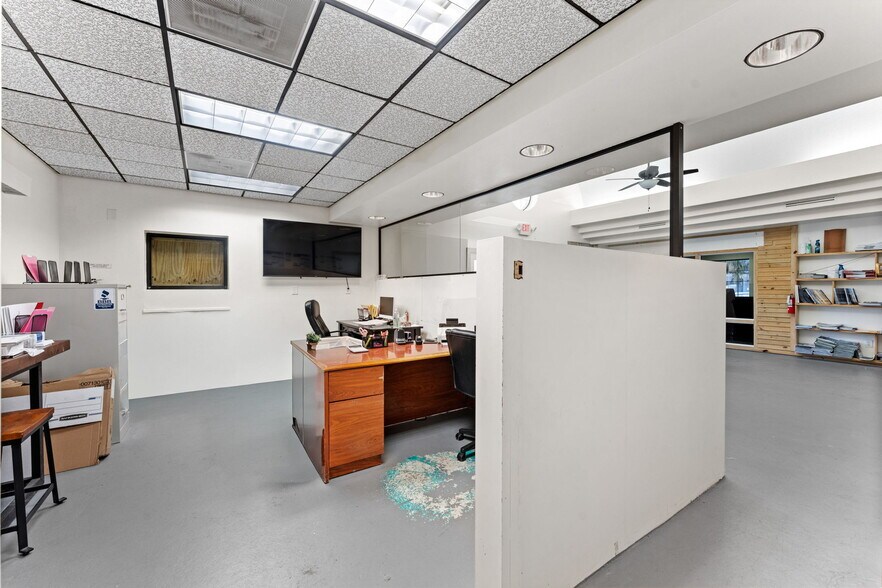 More Photos Of 340 King St, Cocoa Office For Sale