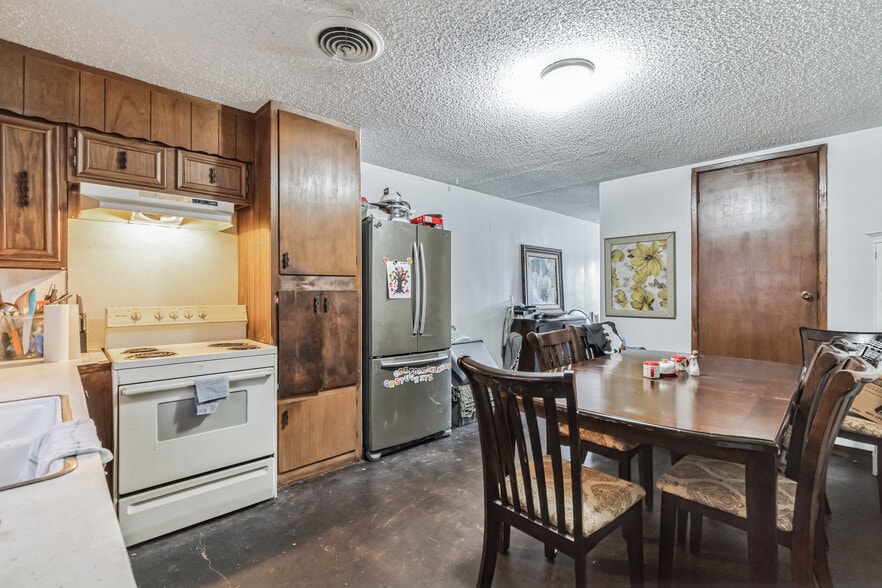 More Photos Of 604 N 3rd St, Haskell Multifamily For Sale