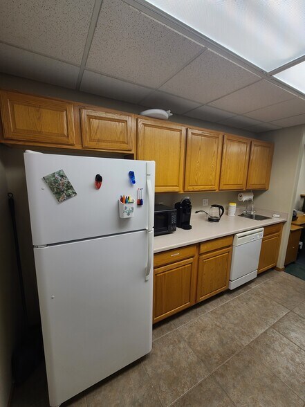 More Photos Of 3225 Templeton Gap Rd, Colorado Springs Office For Lease