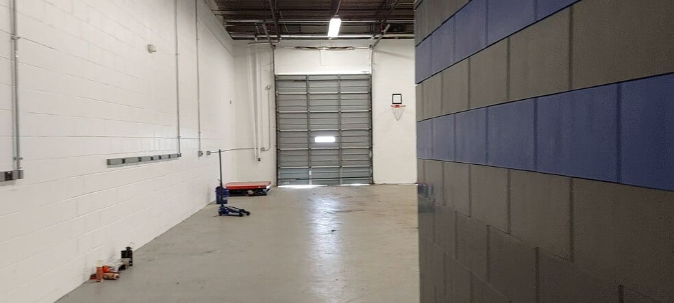 Primary Photo Of 30-32 6th Rd, Woburn Warehouse For Lease