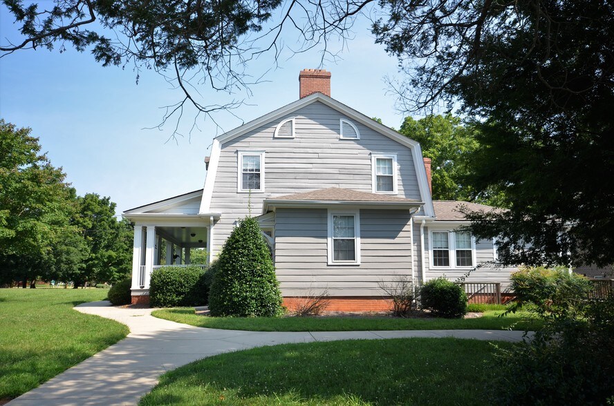 More Photos Of 7504 Summerfield Rd, Summerfield Coworking Space