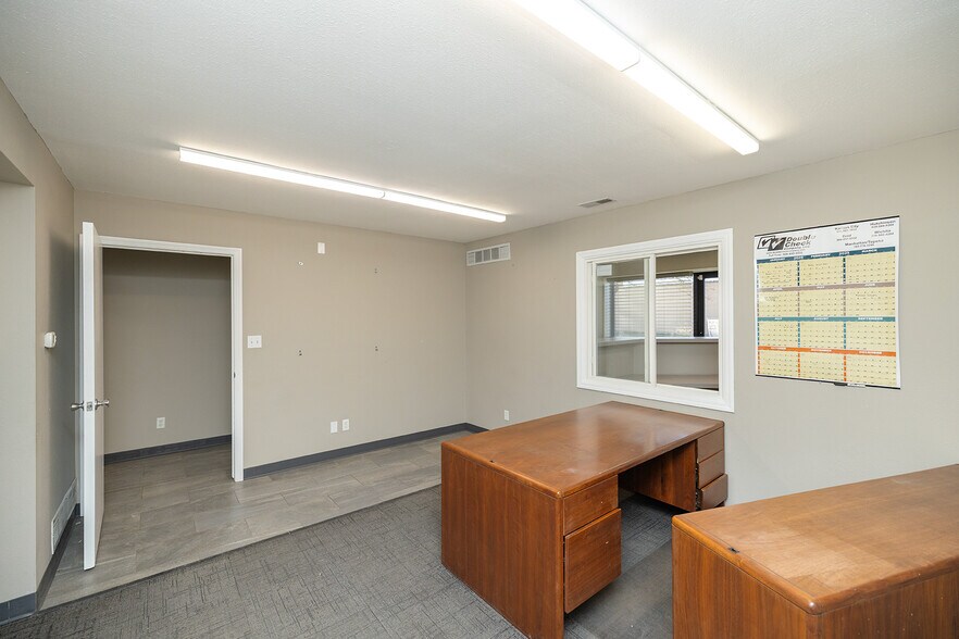 More Photos Of 130 E 10th Ave, South Hutchinson Industrial For Sale