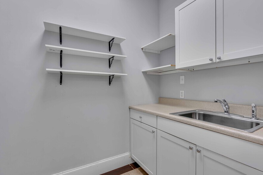 More Photos Of 1904 Savannah Hwy, Charleston Medical For Lease