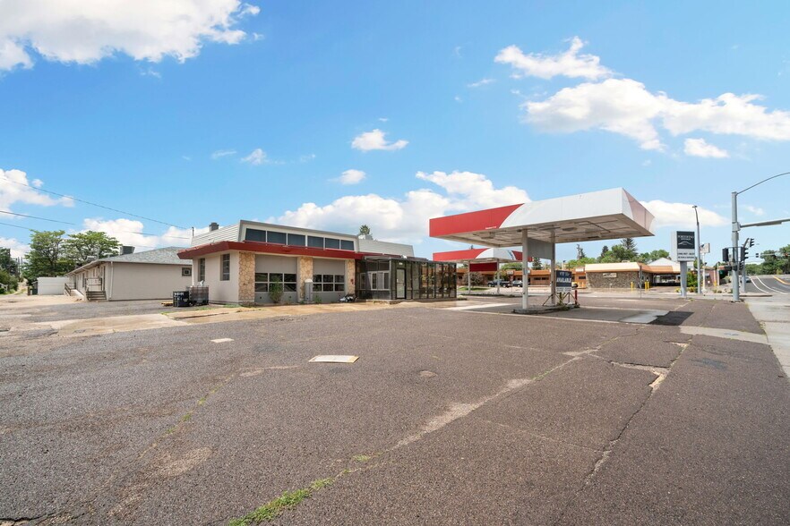 More Photos Of 1822 Logan Ave, Cheyenne Service For Sale