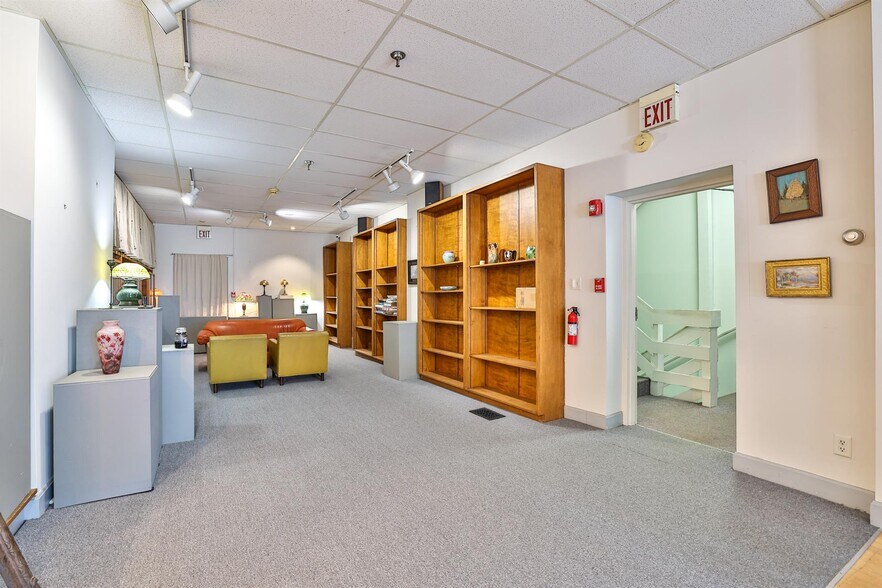More Photos Of 2029 Madison Rd, Cincinnati Storefront Retail Residential For Sale