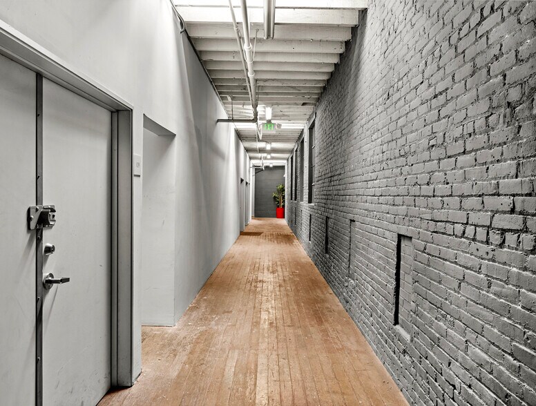 More Photos Of 118 W 36th St, Los Angeles Flex For Lease