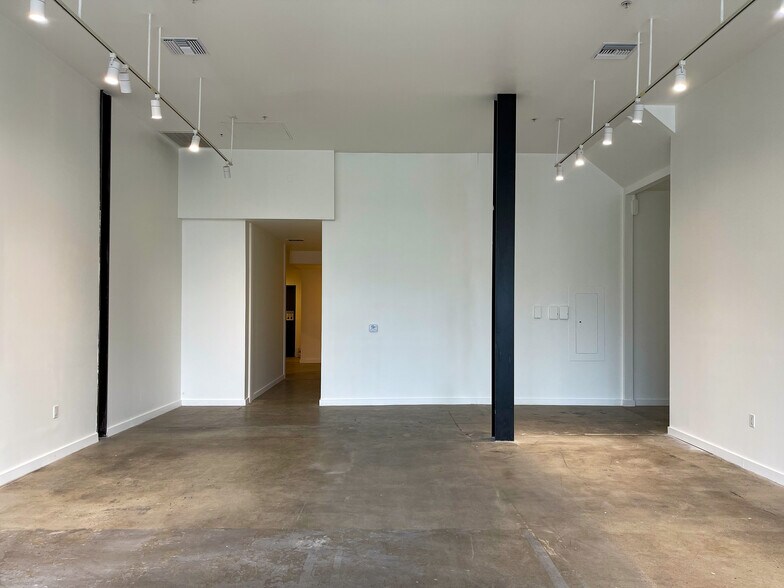 More Photos Of 8501-8511 Melrose Ave & 603-615 La Cienega Blvd, West Hollywood Storefront For Lease