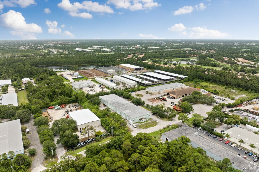More Photos Of 2155 NW Settle Ave, Port Saint Lucie Warehouse For Lease