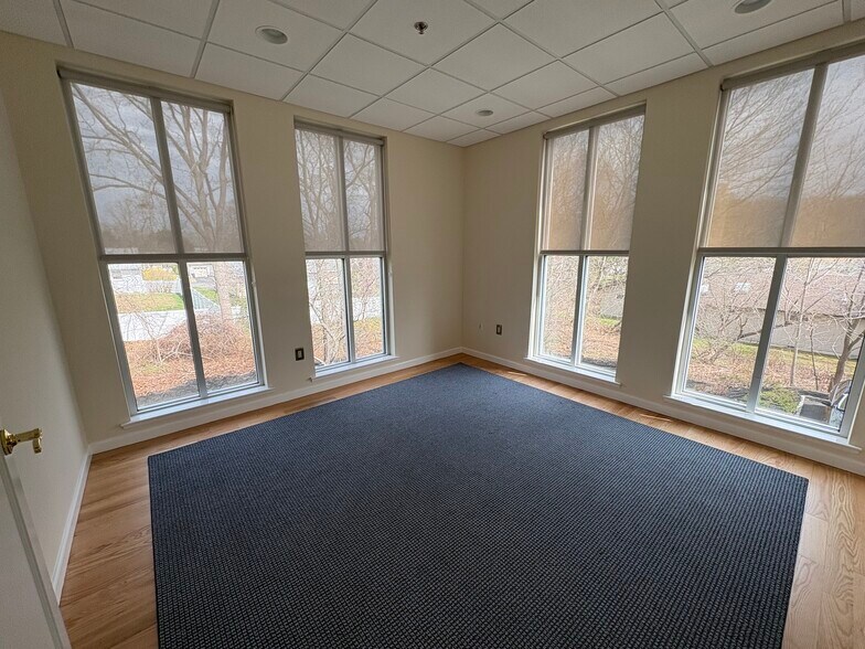 More Photos Of 1704 Maxwell Dr, Wall Township Office For Lease
