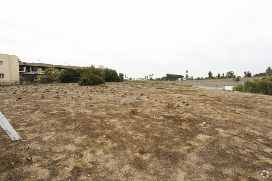 Primary Photo Of 512 Laconia Blvd, Los Angeles Land For Sale