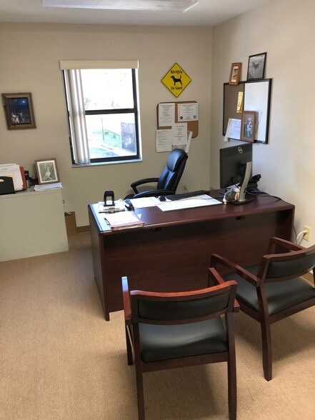 More Photos Of 506-508 Houston Ave NW, Live Oak Office For Sale