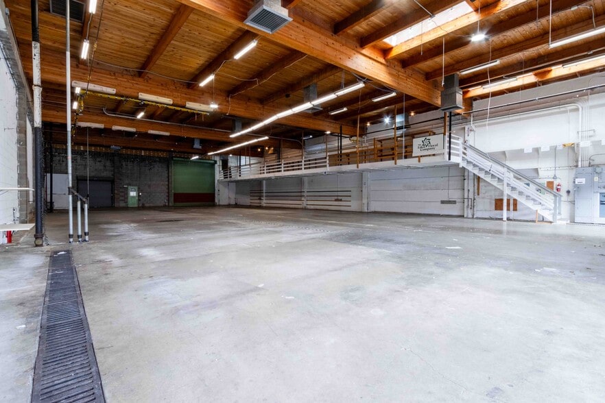 More Photos Of 610-690 Brannan St, San Francisco Warehouse For Lease