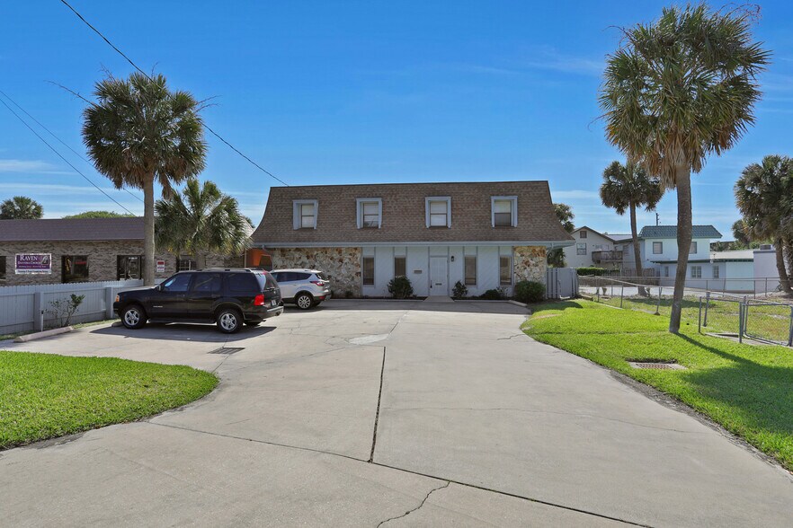 Primary Photo Of 162 Peninsula Dr S, Daytona Beach Medical For Sale
