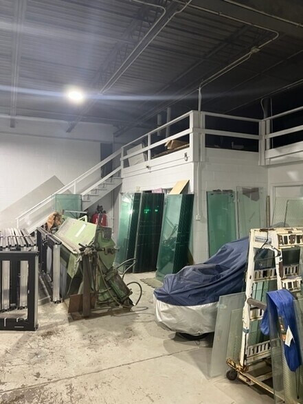More Photos Of 1390 Louis Ave, Elk Grove Village Warehouse For Sale