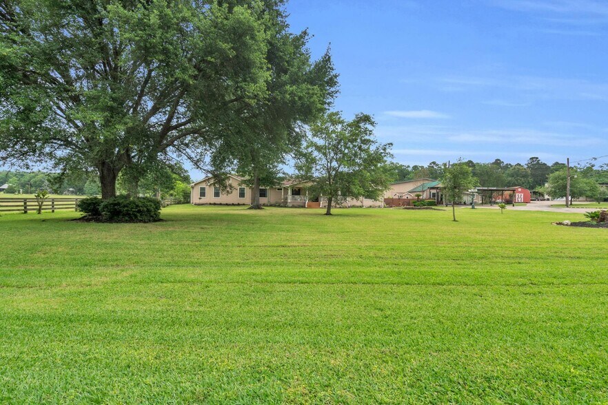 More Photos Of 103 Roundabout Ln, Huntsville Specialty For Sale