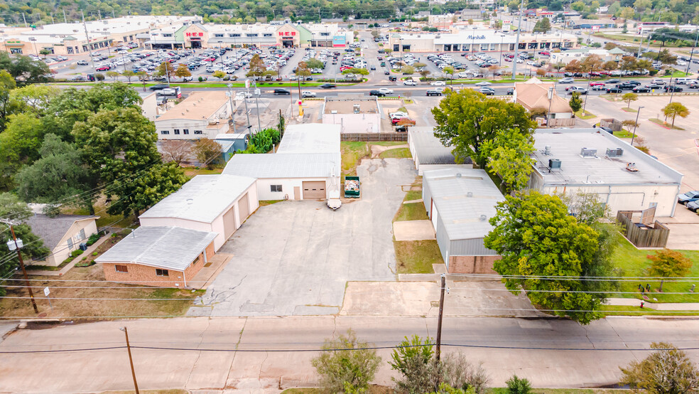 Primary Photo Of 807 Dellwood St, Bryan Warehouse For Lease