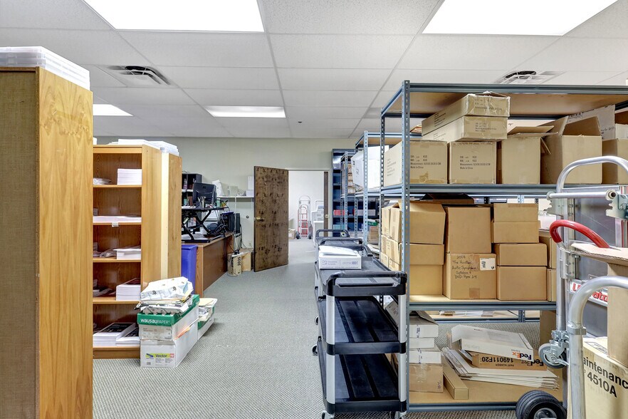 More Photos Of 5620 W Sligh Ave, Tampa Loft Creative Space For Lease