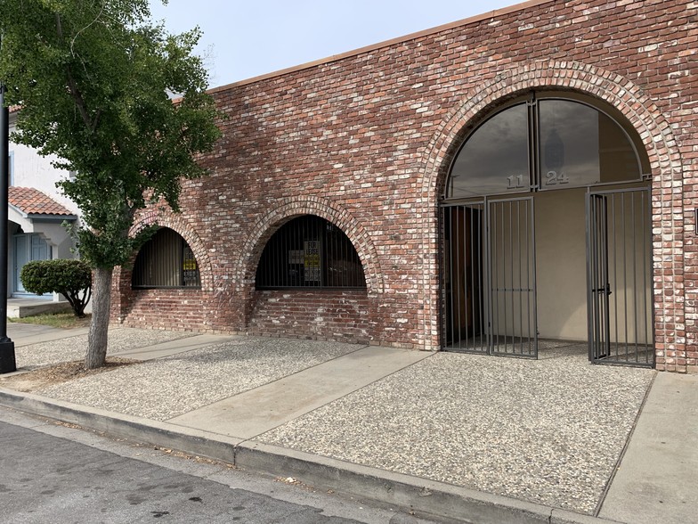 Primary Photo Of 1124 11th St, Modesto Coworking Space