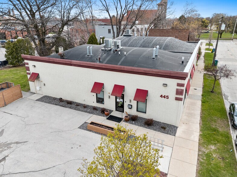 More Photos Of 445 S Adams St, Green Bay Office For Lease