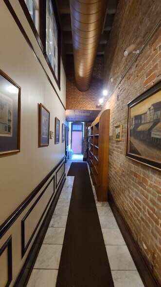 More Photos Of 310 Main St, Houston Office For Lease