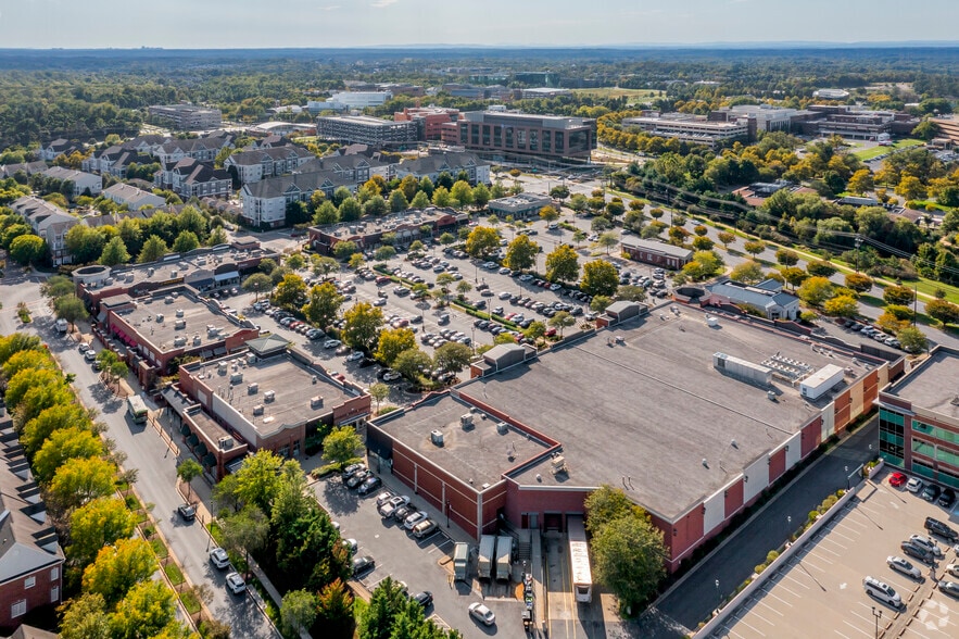 More Photos Of 14929 Shady Grove Rd, Rockville General Retail For Lease