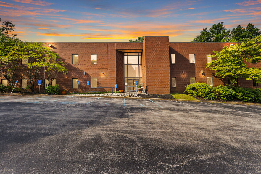 Primary Photo Of 21 Industrial Blvd, Paoli Medical For Lease