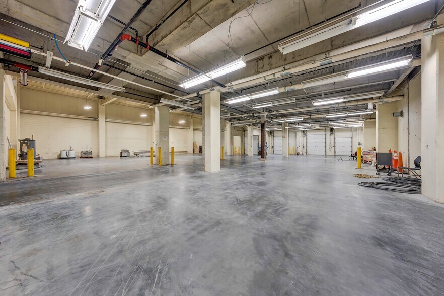 More Photos Of 120 Salem Ave SW, Roanoke Warehouse For Lease