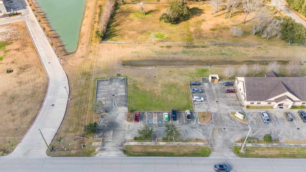 More Photos Of Steele Rd & Clifford St, Alvin Land For Sale