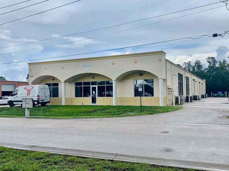 More Photos Of 17041 Alico Commerce Ct, Fort Myers Industrial For Lease