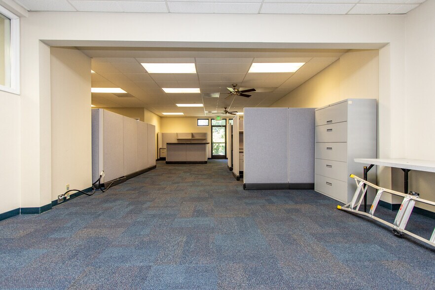 More Photos Of 971 E Broadway Ave, Atwater Office For Lease