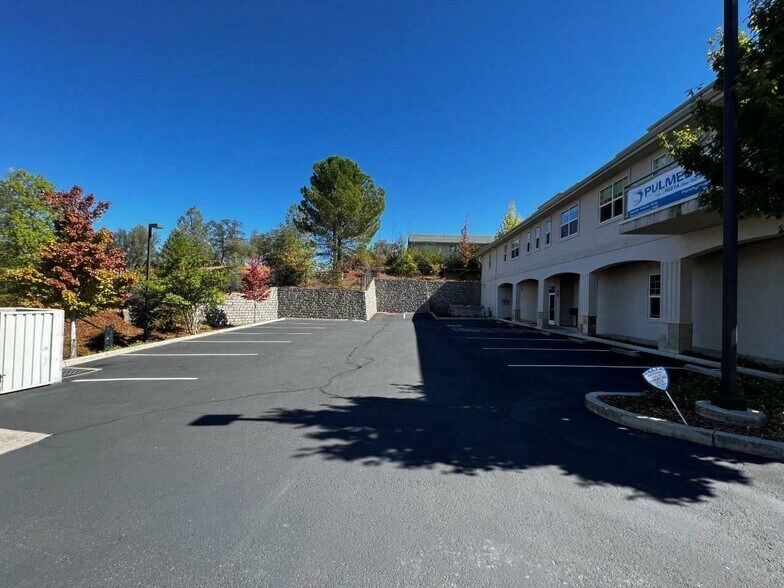 More Photos Of 1145 Whiskeytown Ct, Redding Medical For Sale