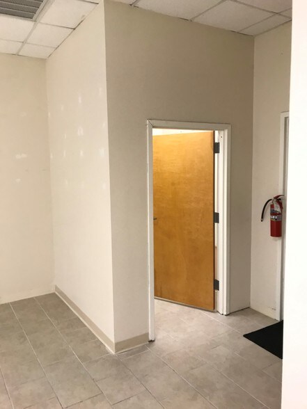 More Photos Of 3001 Ormond Blvd, Destrehan Storefront Retail Office For Lease