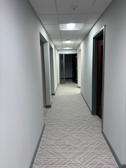 More Photos Of 4801 Quail Crest Pl, Lawrence Coworking Space