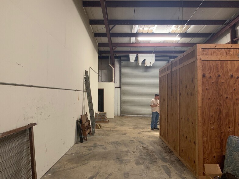 More Photos Of 4790 Woodlane Cir, Tallahassee Warehouse For Lease