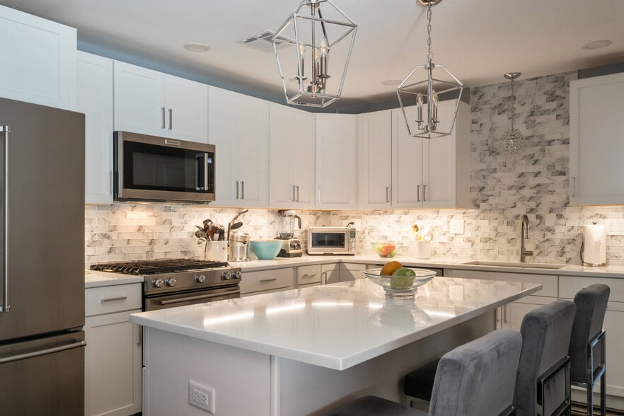 More Photos Of 1118 Walnut St, Philadelphia Storefront Retail Office For Sale