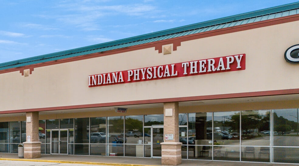 More Photos Of 1200-1252 N Nappanee St, Elkhart Unknown For Lease