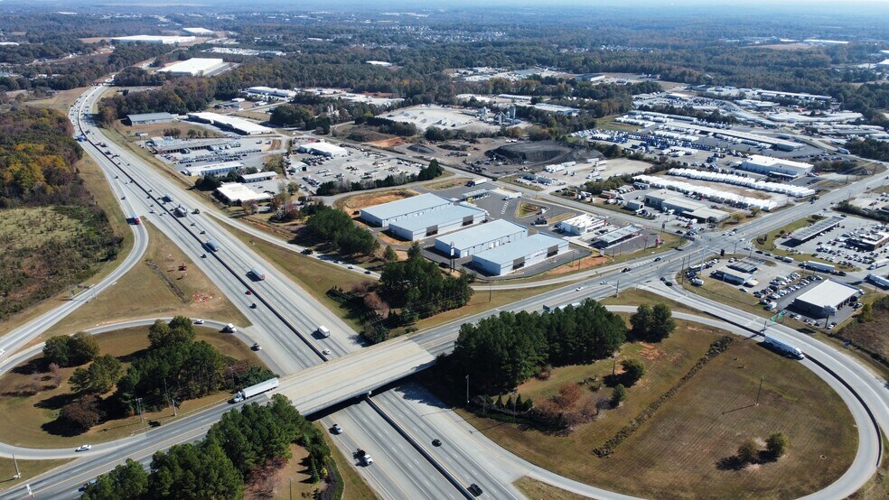 More Photos Of 252 Plemmons Rd, Duncan Unknown For Lease