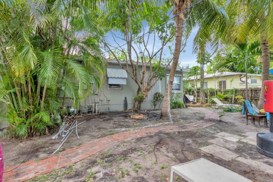 More Photos Of 1910 Washington St, Hollywood Land For Sale