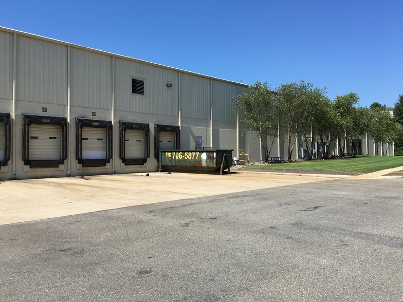 More Photos Of 5600-5626 Eastport Blvd, Richmond Unknown For Lease