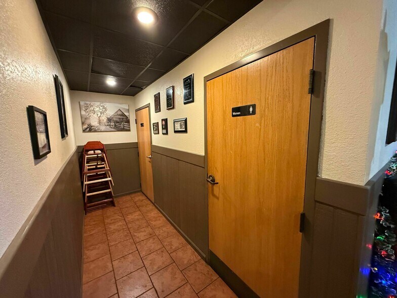 More Photos Of 834 E Division St, Springfield Restaurant For Sale