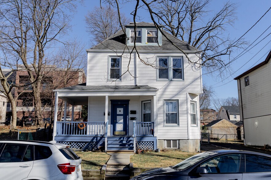 More Photos Of 15 Lakeview Pl, Verona Multifamily For Sale